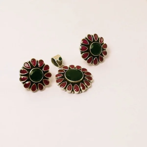 4_Blooming_Ruby_Emerald_925_Silver_Pendant_Set_000_Noorish_Jewellery